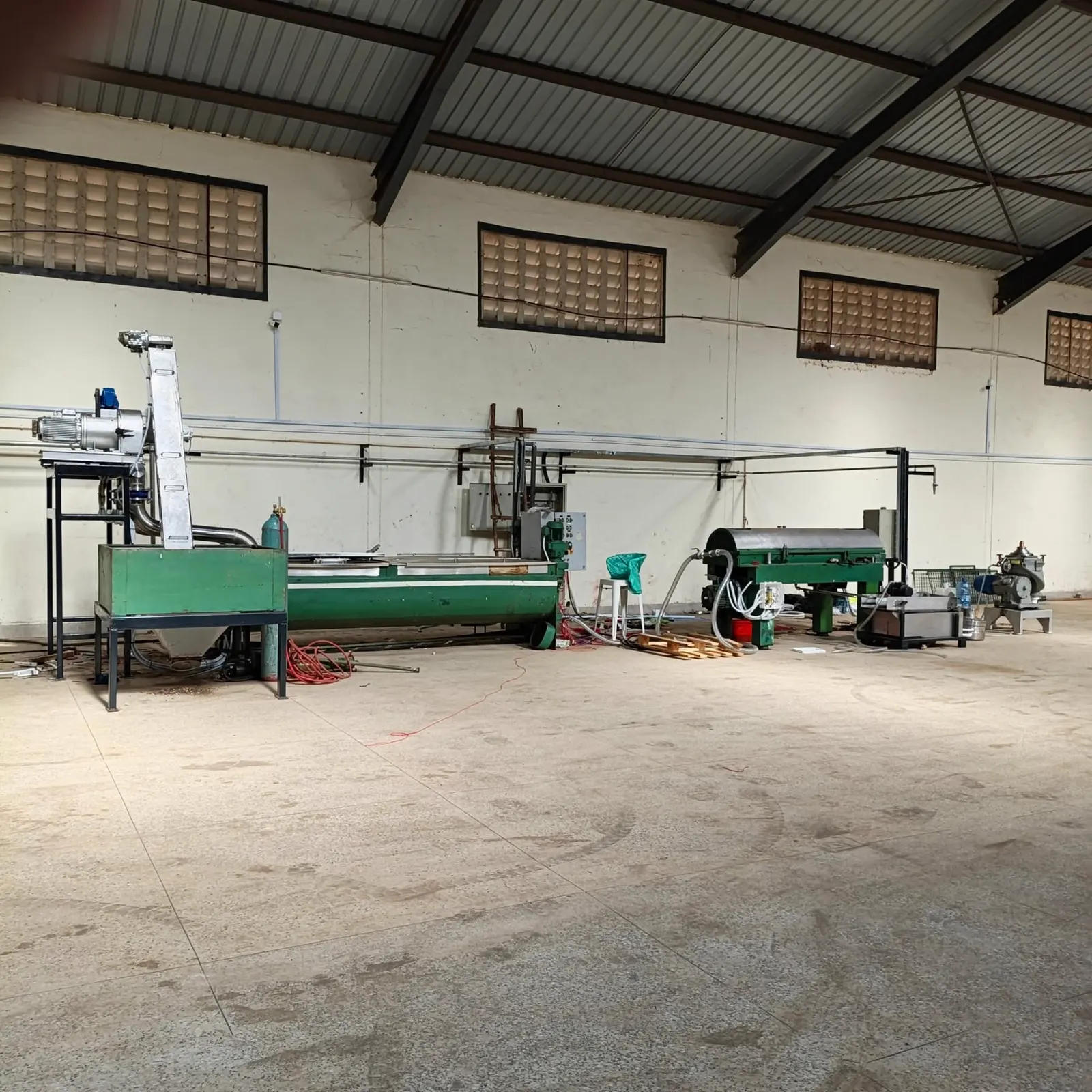 Industrial processing hall installed and commissioned by AMAT Technologies